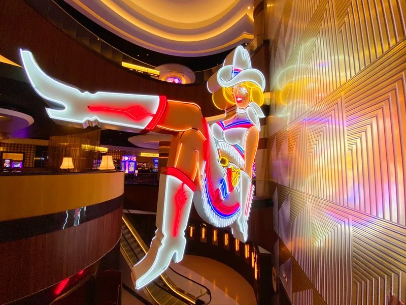 The last magical thing a Las Vegas casino did was when @CircaLasVegas rescued and restored Vegas Vickie, making her a centerpiece of the casino’s interior design. Convince us otherwise.