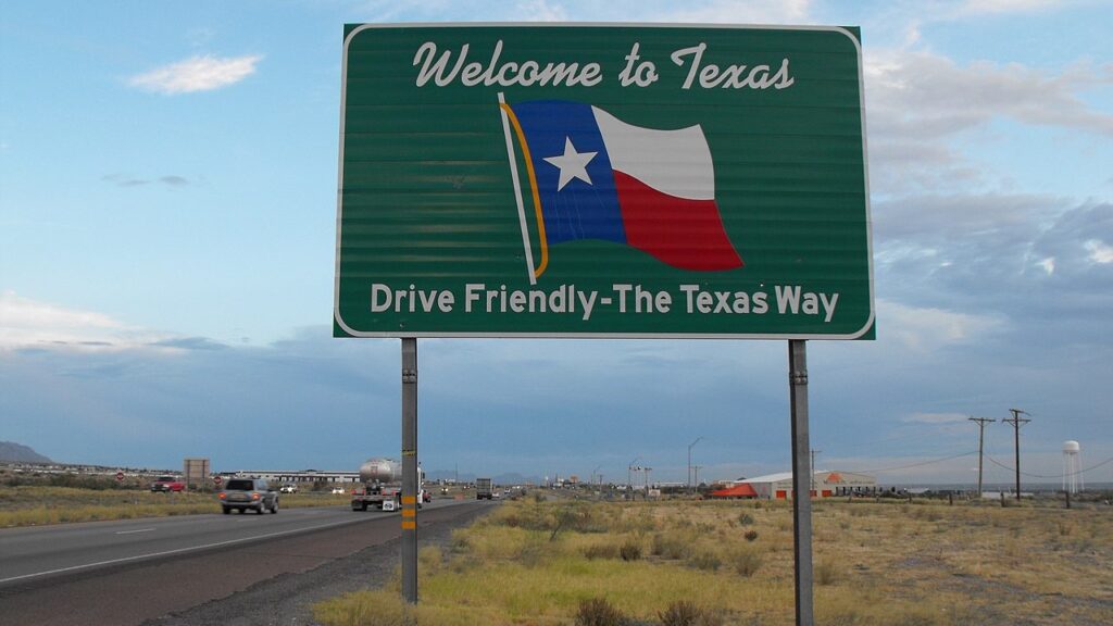 TheBubbleBubble's tweet photo. Texas Committee Passes Bill to Create 100% Reserve Gold and Silver-Backed Transactional Currencies: https://t.co/uLU6Izqoda @mmaharrey10th $GLD https://t.co/NuSo77D354