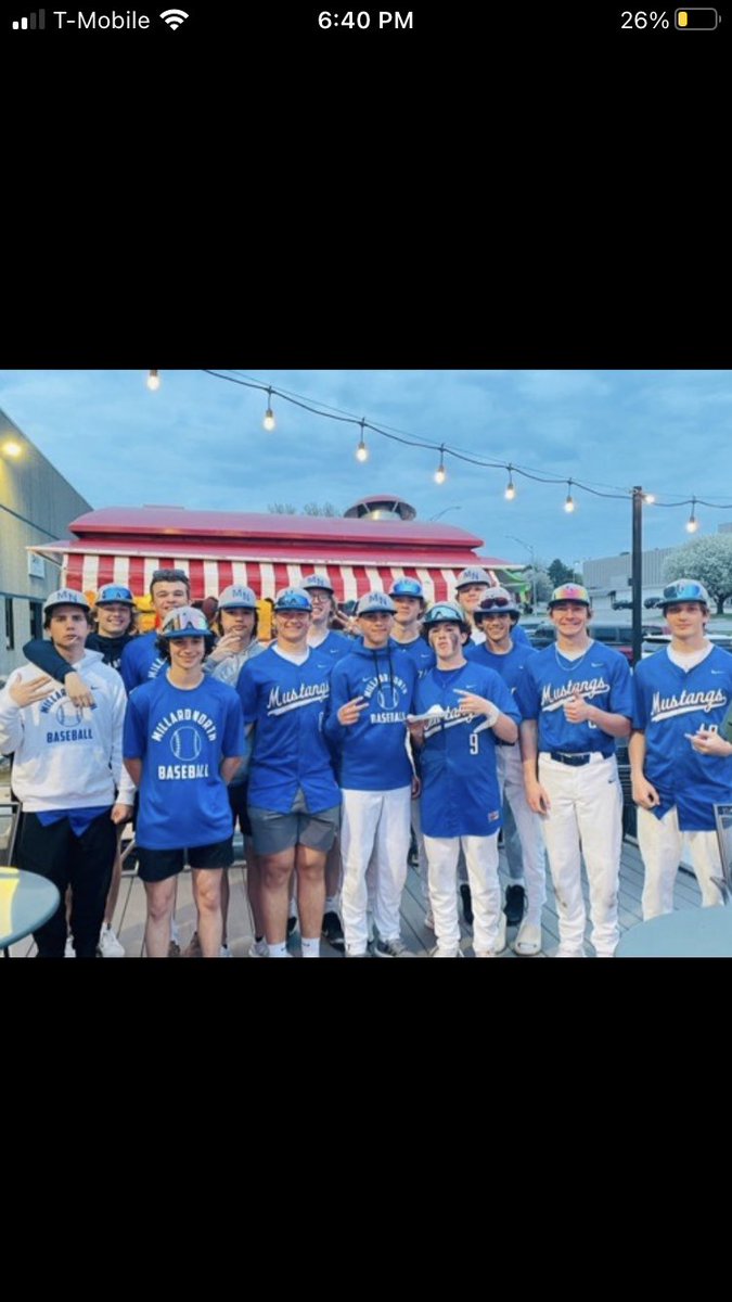 buresh_alex's tweet photo. sending a prayer of strength to Pete, the Steffensmeier family, and the doctors caring for him. Love you brother, you can get through this!❤️ https://t.co/BymR8w7103