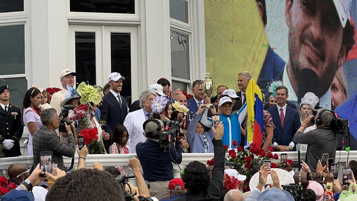 Louisville Cardinal tweet media