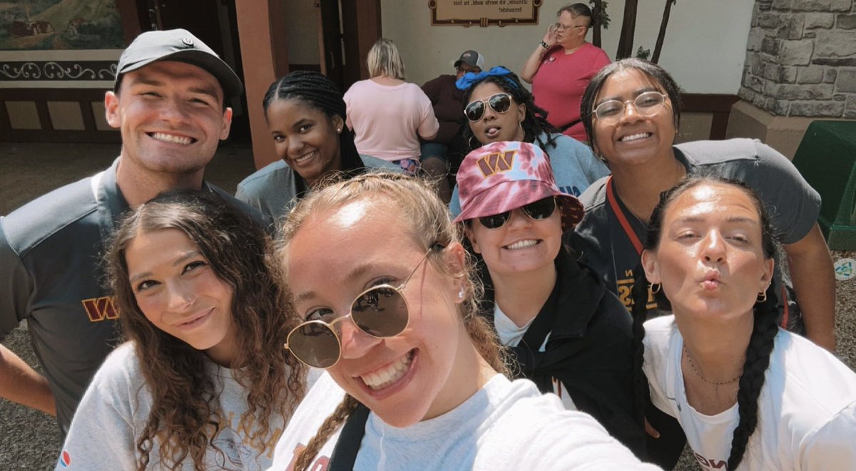 commander_em's tweet photo. It was the perfect day to see @Commanders fans @BuschGardensVA!

Share your pictures from the day! 

#HTTC https://t.co/eZabHhBKUO