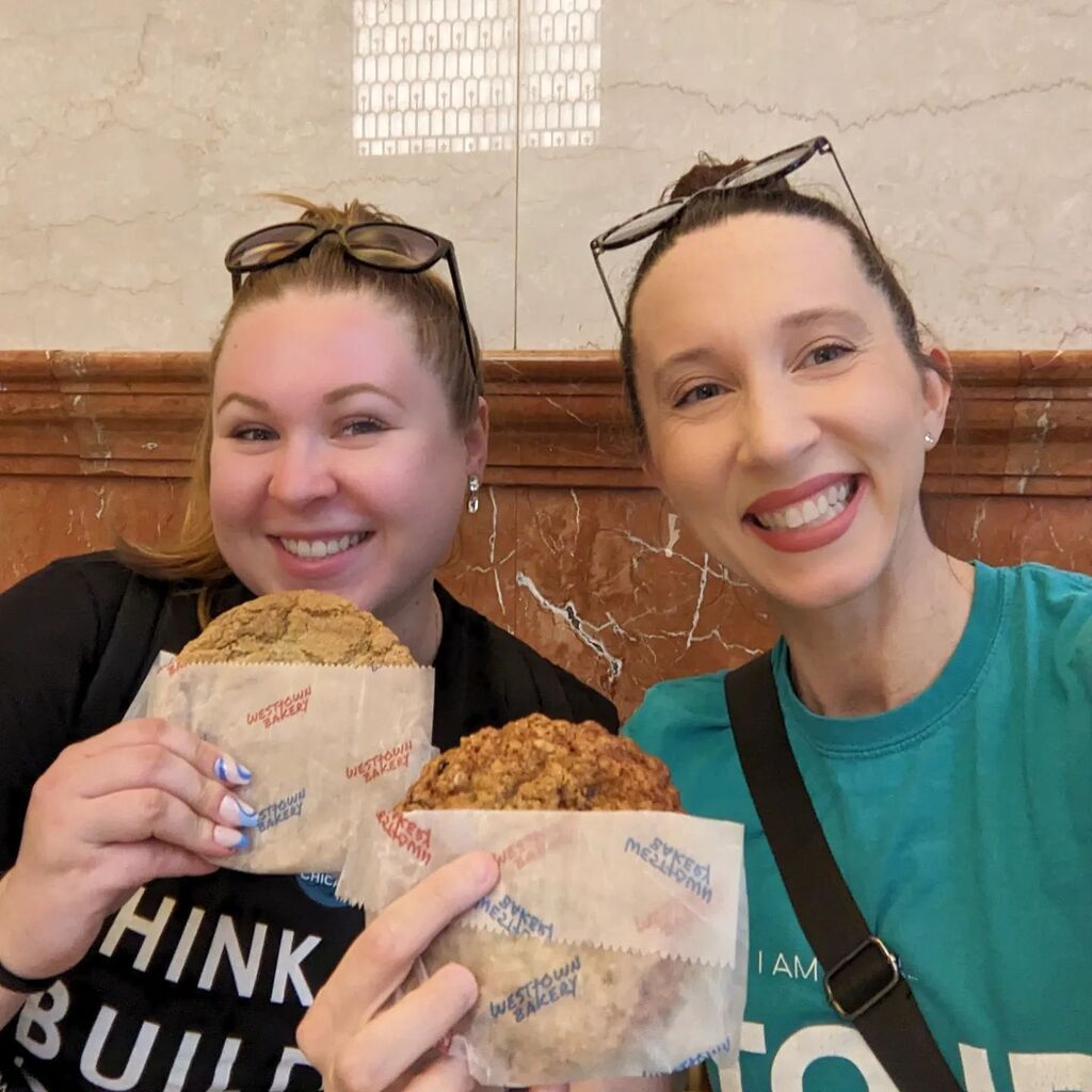 InsideChiTours's tweet photo. Free cookies while walking through our new CHICAGO MOVIE LOCATIONS tour! Thank you, @westtownbakery ❤️
.
#insidechicagowalkingtours #insidechicago #walkingtours #shopsmall #shoplocal #ChicaGOandKnow #Chicagotours #ilovechicago #movies #chicagomovie #chic… https://t.co/r8JUwy2p6p https://t.co/JCUe67mkqs