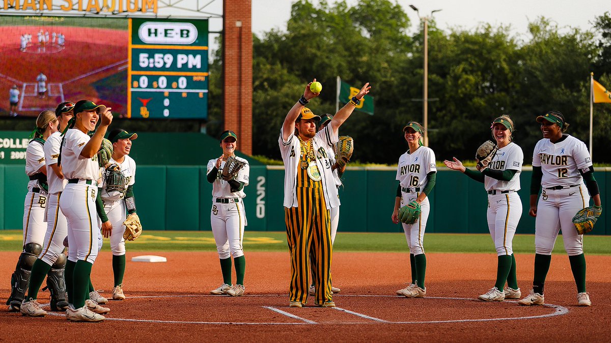 Baylor Softball tweet media