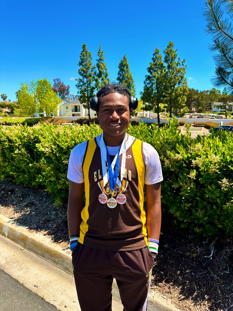 KalepoReese's tweet photo. Had a great day today @ Coastal League Finals, Pr’d in 3 individual events and won the League Championship with teammates in the 4x1 relay. Ready to compete next week @ CIF Prelims @ECHSWildcatFB @Coachhobbs9459 @coachalsega @taua_jason #offseasonwork #AGTG https://t.co/attBpsc0XA