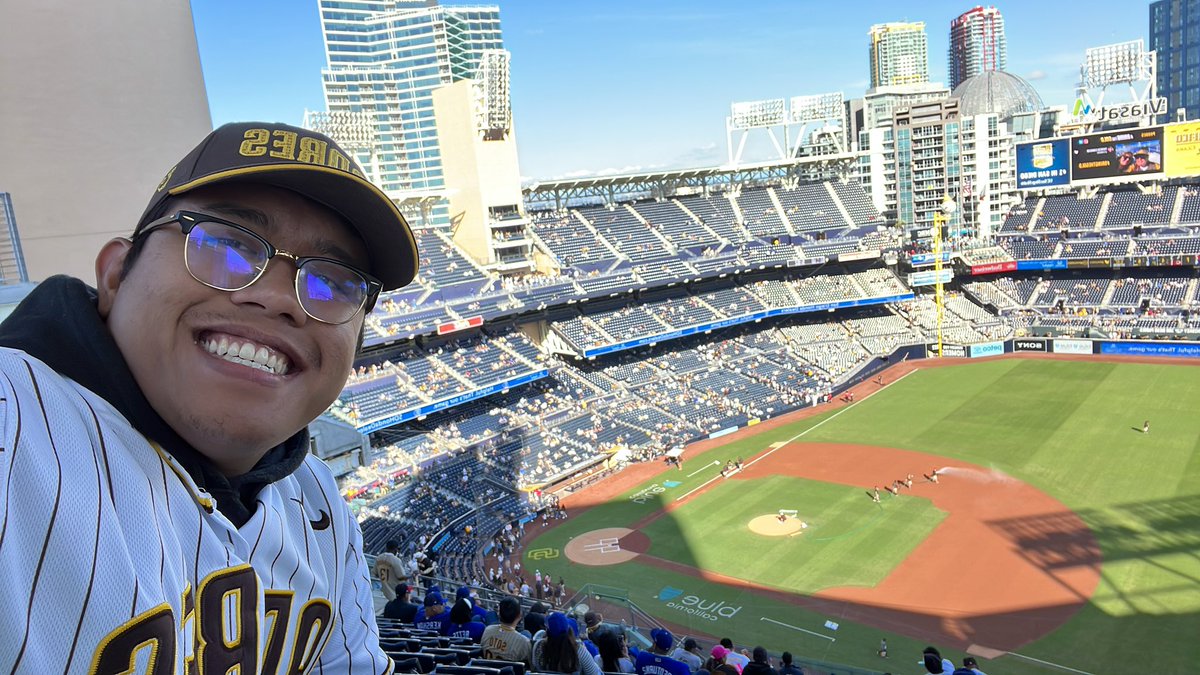 BarreteNathan's tweet photo. #BringTheGold 
LETS GO PADRES, SECURE THAT SERIES WIN 🫡 https://t.co/yZsvsZx23d