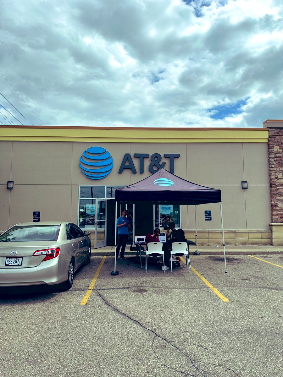 Beautiful day here at StoneCreek! Enjoying helping our customer with the best service and outside! #OHPAserve