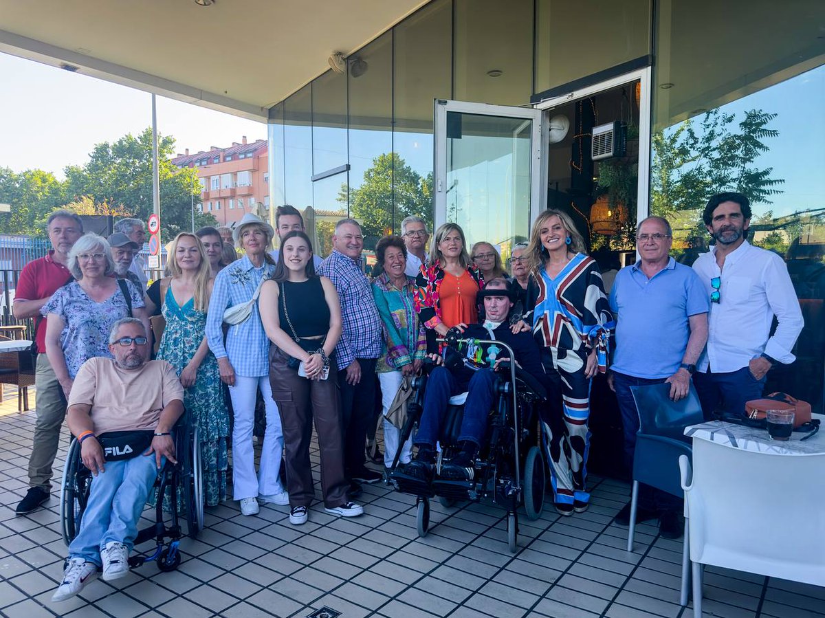 ArucaGomez's tweet photo. 🚶🚶‍♀️Y seguimos recorriendo la Comunidad de Madrid. Hoy junto a @triniluque1 y su equipo @Cs_TdArdoz.

Gracias @JorgeMurillo85 @JuntosVencerELA por acompañarnos.

 #LeyELA ya 🟠 https://t.co/i6WYJZn7BP