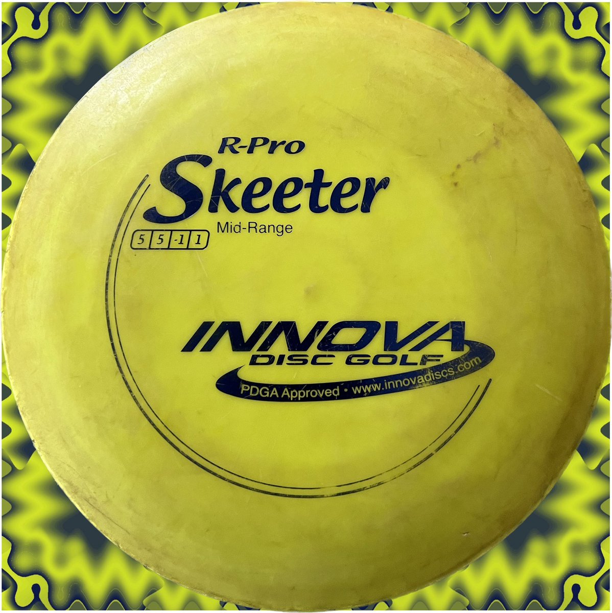 metadiscio's tweet photo. hello old friend! @InnovaDiscs r-pro skeeter got brought off the shelf and bagged for this beautiful weekend. anyone (else ever) bag a Skeeter? #discgolf #midrange #oldschool #retro #rpro #rubberpro #woodsgolf #utilitydisc #supertouchy #willfinish https://t.co/bogNEFd0eD