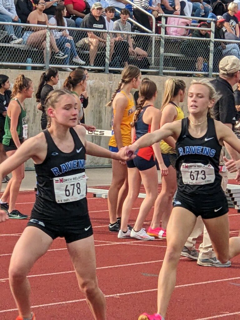 ONWRavensTF's tweet photo. The boys and girls 4x800m Relays kicked off the night with some ridiculous performances!  Both teams improving drastically &amp; finishing in 4th place. Congrats to the Boys team of Kuhl, Hudnall, Eckert and Norris.  And the girls team of Lewis, Schneider, Primavera and Norris. https://t.co/cIMZQZ2Zmb