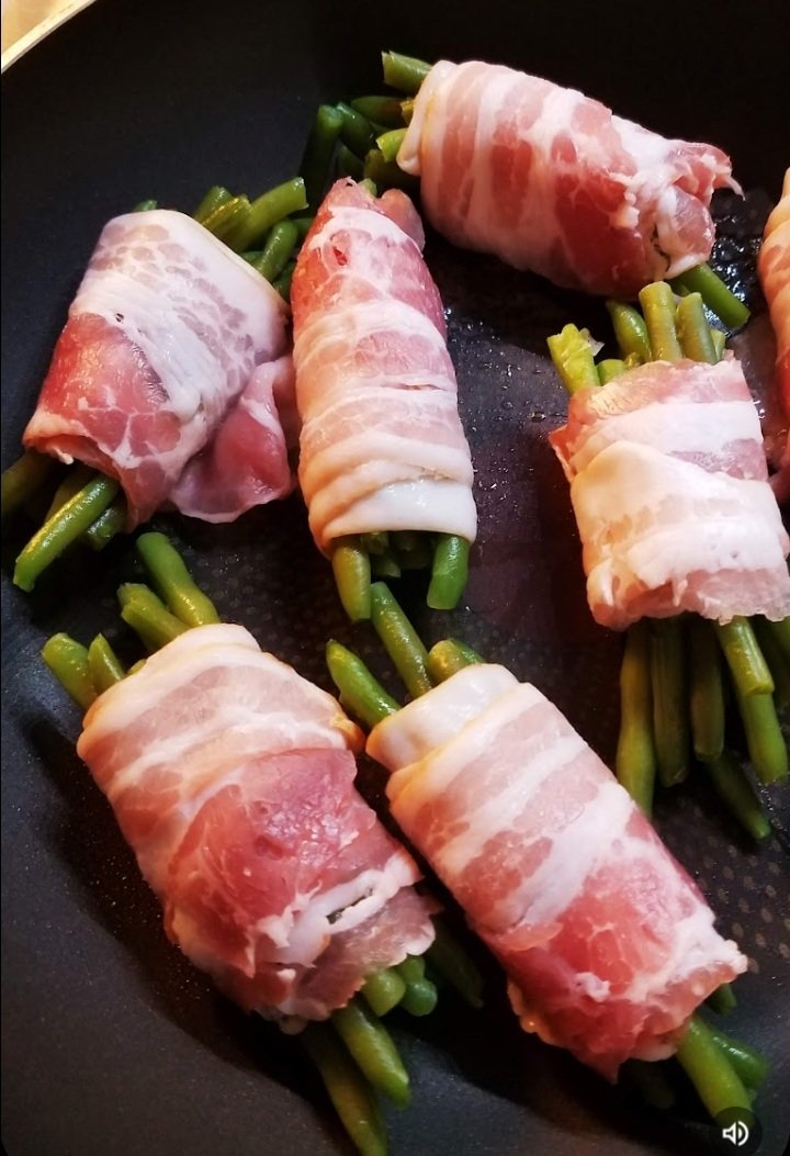 KCoooooking's tweet image. Mmmmm #baconwrapped veggie
A wonderful #chefk innovation
👩‍🍳🇫🇮❤🏴󠁧󠁢󠁥󠁮󠁧󠁿😎