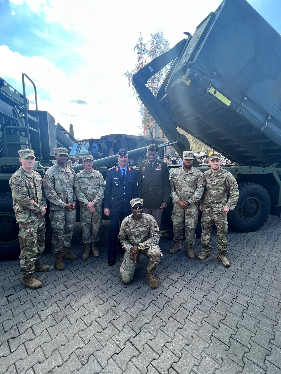 21stTSCCG's tweet photo. Rock-Solid partnership!! Honored to celebrate with MG @Gerald_Funke and the Bundeswehr Logistics Command’s 10 Year Anniversary in Erfurt! @USArmyEURAF @SKB_JSES @US_EUCOM @NATO
#FirstInSupport!
#StrongerTogether!
#WeAreNATO! https://t.co/H8yd7EXvbE