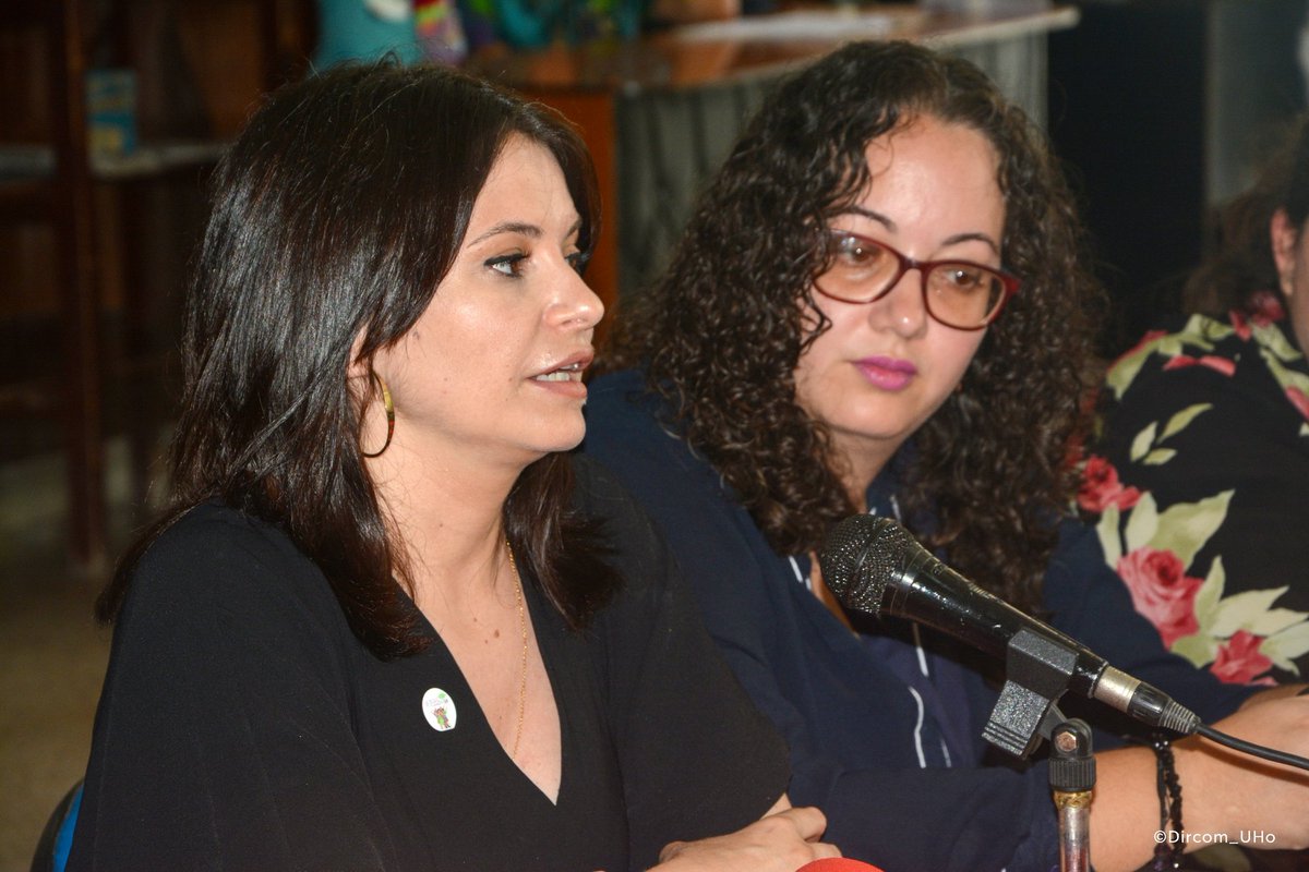 JChelala96's tweet photo. Seguimo de #RomeríasDeMayo. En la mañana de hoy, el panel "Mujeres en la Comunicación Política" con varios invitados de lujo.

Esto sigue... romerias aún no acaba😉

@Ana_Hurtado86 @AnabelNaranjoP4 @LERuizM @univholguinera https://t.co/pLPInKJnoG