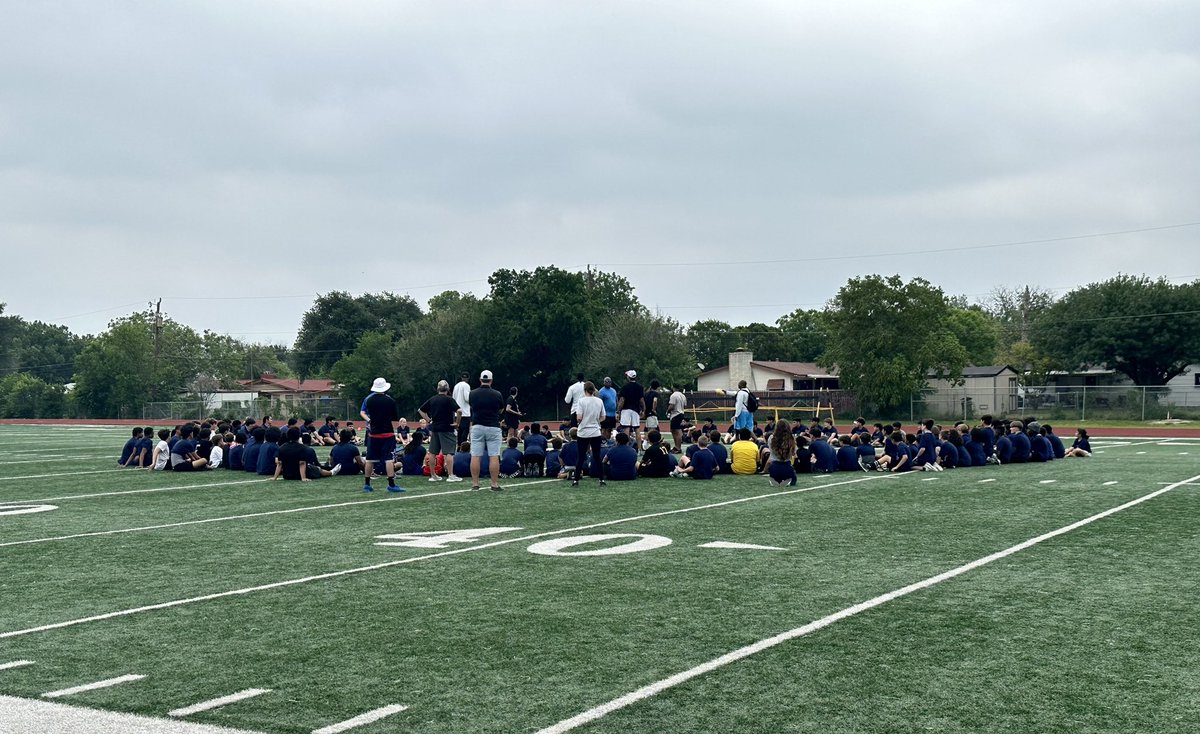 scott_kissee's tweet photo. Great morning at the @BamFam501c3 Josh Reynolds Camp! @J_Rey_11 does it right by giving back to the John Jay/San Antonio community. A few Cougars made it across town from the Installation @JBSA_Official to participate. @FSHISD @RGC_MS_HS #serviceb4self https://t.co/1VCKvZfipO