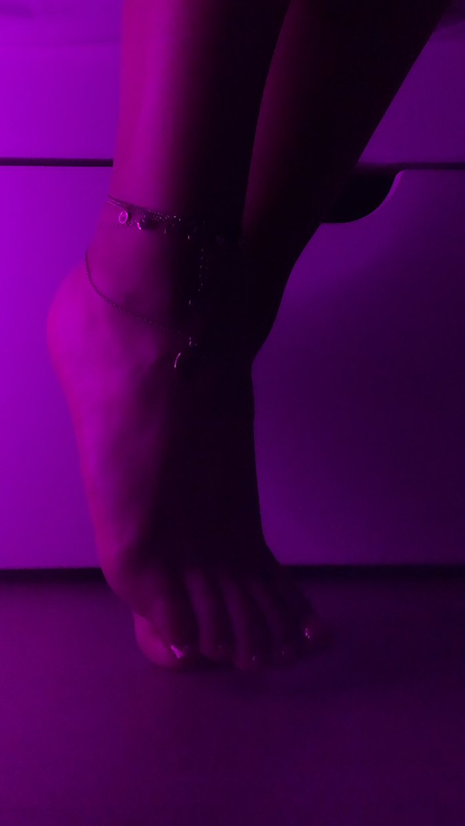 pause4cannelle's tweet photo. Where are my feet lovers ? 👣❤️

#feet_lover #feet #feet_pic #feetfethish #feetfetiche #feetfinder #feetpicsforsales #feetpic #FeetPicture #FeetPictures #feetseller #HotPhotos https://t.co/QXlmSe40JD