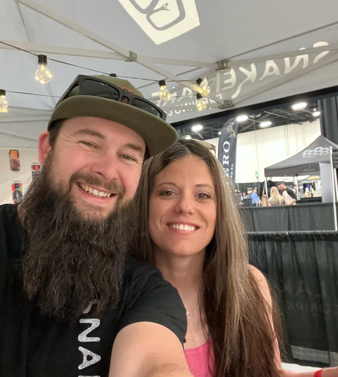 snakelakebrewco's tweet photo. We are happy to be here at the Alberta Beer Festival in Calgary this weekend and can’t wait to see all of your friendly faces❣️🍻
.
.
#workharddrinkeasy #snakelakebrewing #easyvodka #sylvancraftspirits #albertabeerfestivals #sylvanlake #alberta #calgary #drinklocal #albertamade https://t.co/MSwM2or8mk