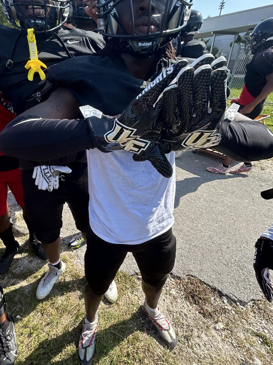 JhamariousLewis's tweet photo. Iron sharpen iron ⚔️ ! Great scrimmage against offenses on this Saturday morning! WON’T BE OUT WORKED! #TIMEWILLTELL⏰⏰ https://t.co/0iR6nmxeY4