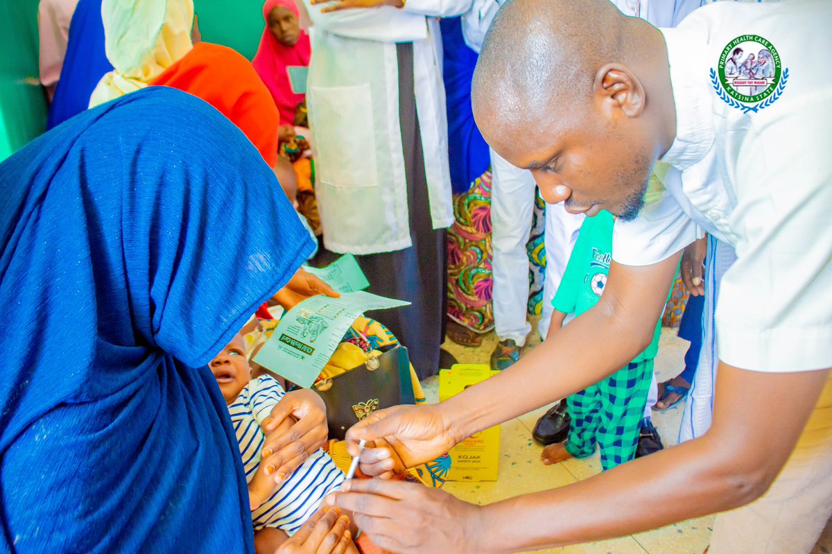 pterigoid's tweet image. Katsina state one of the Gavi MOU states celebrated the immunization week with road shows, actual vaccination, radio programs and the highlight was the parade of the house to house mobilizers in their blue attires - Vaccines are safe and protect @gavi @NGFSecretariat @WHONigeria