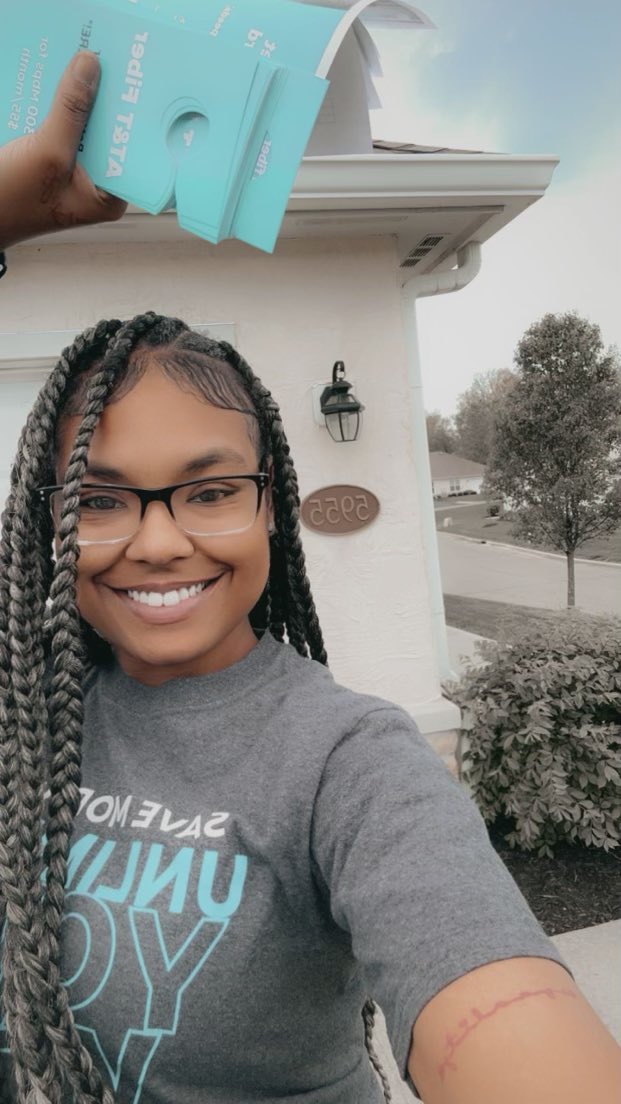 AttAaliyah's tweet photo. Out flyer dropping in our local neighborhoods that just got fiber! 🌐 #TheBurg #ATTFiber #LifeAtATT @Yassersek @KemmerlingAdam @Jon_Russell__ https://t.co/iKeTU0uUOx