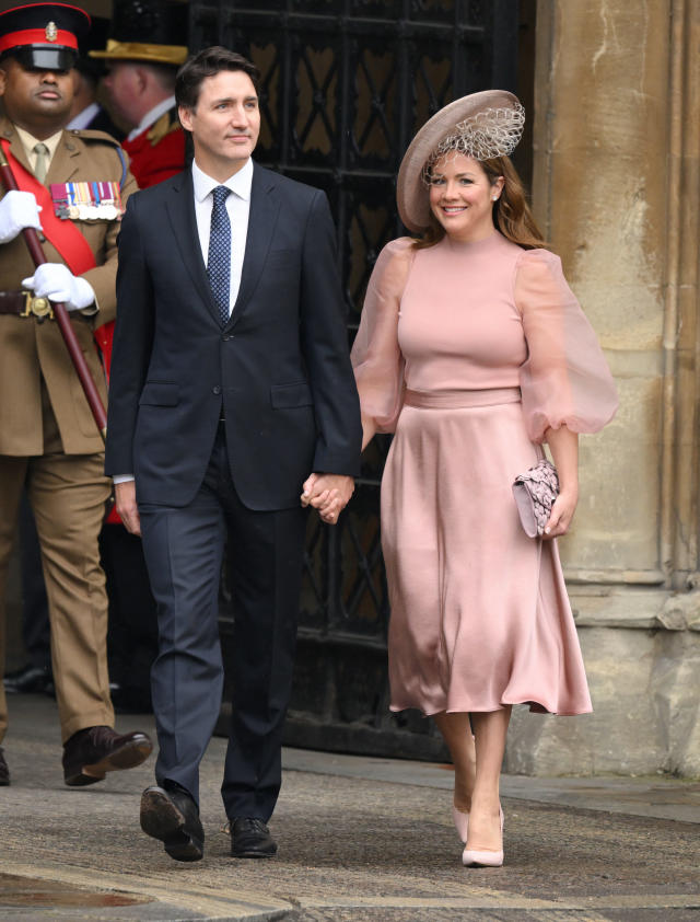 MmeNero's tweet photo. Watching the Coronation and noticed that Justin and Sophie Trudeau were the only couple holding hands in the Commonwealth march. There IS a place for showing a positive loving relationship. https://t.co/d55naZgRQ1
