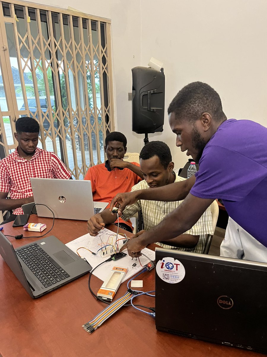 FoundryCamp's tweet image. Our 3-Day Design Thinking and Bootcamp is complete!
Participants were taken through design thinking, loT, electronics, using @waziupiot technology, and building loT solutions. These are the next generation of Talent.
#iot #technology #talentprogram #hubiquitous #talent #ghana