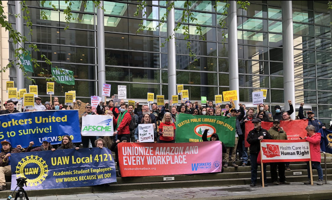 jonathan4212's tweet photo. Spirited 150+ rallied this morning to defend the #RightToStrike in Seattle! @uaw4121 ⁦@wfsec28⁩ ⁦@wfse304⁩ ⁦@UFCW_3000⁩ ⁦@speea⁩ ⁦@AFGENational⁩ 3197 ⁦@paythewriter⁩ ⁦@APWUnational⁩ 28 ⁦@SeattleDSA⁩ ⁦@SocialistAlt⁩ and more! https://t.co/z0ErNpW5WH