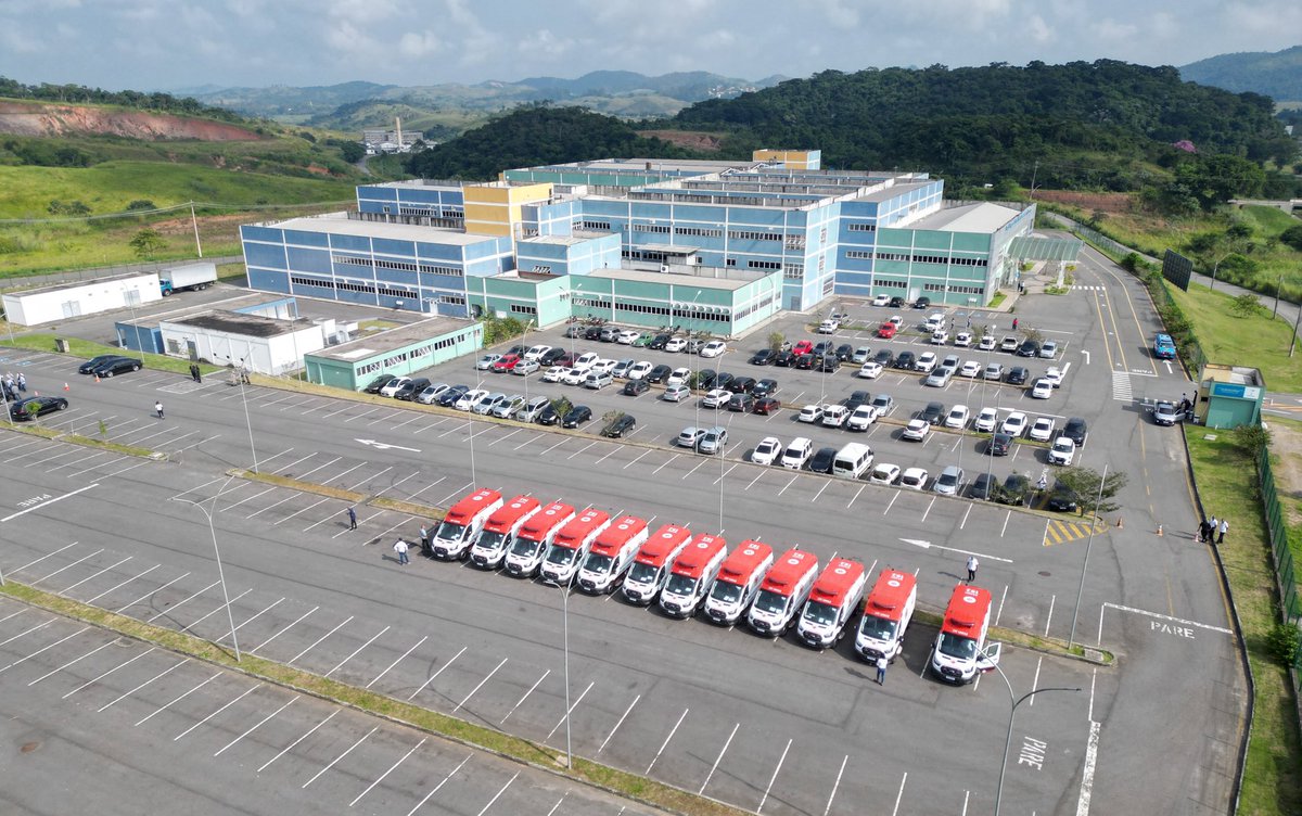 GovRJ's tweet photo. Governo Estadual inaugura ressonância magnética do Hospital Zilda Arns e faz mais uma entrega do SAMU 100% RJ. 🚑🏥

Serão distribuídas 14 ambulâncias a Volta Redonda, Barra do Piraí, Barra Mansa, Pinheiral, Piraí, Porto Real, Quatis e Valença.

Veja: https://t.co/RYsoK9IKQf https://t.co/F3M9yPUsav