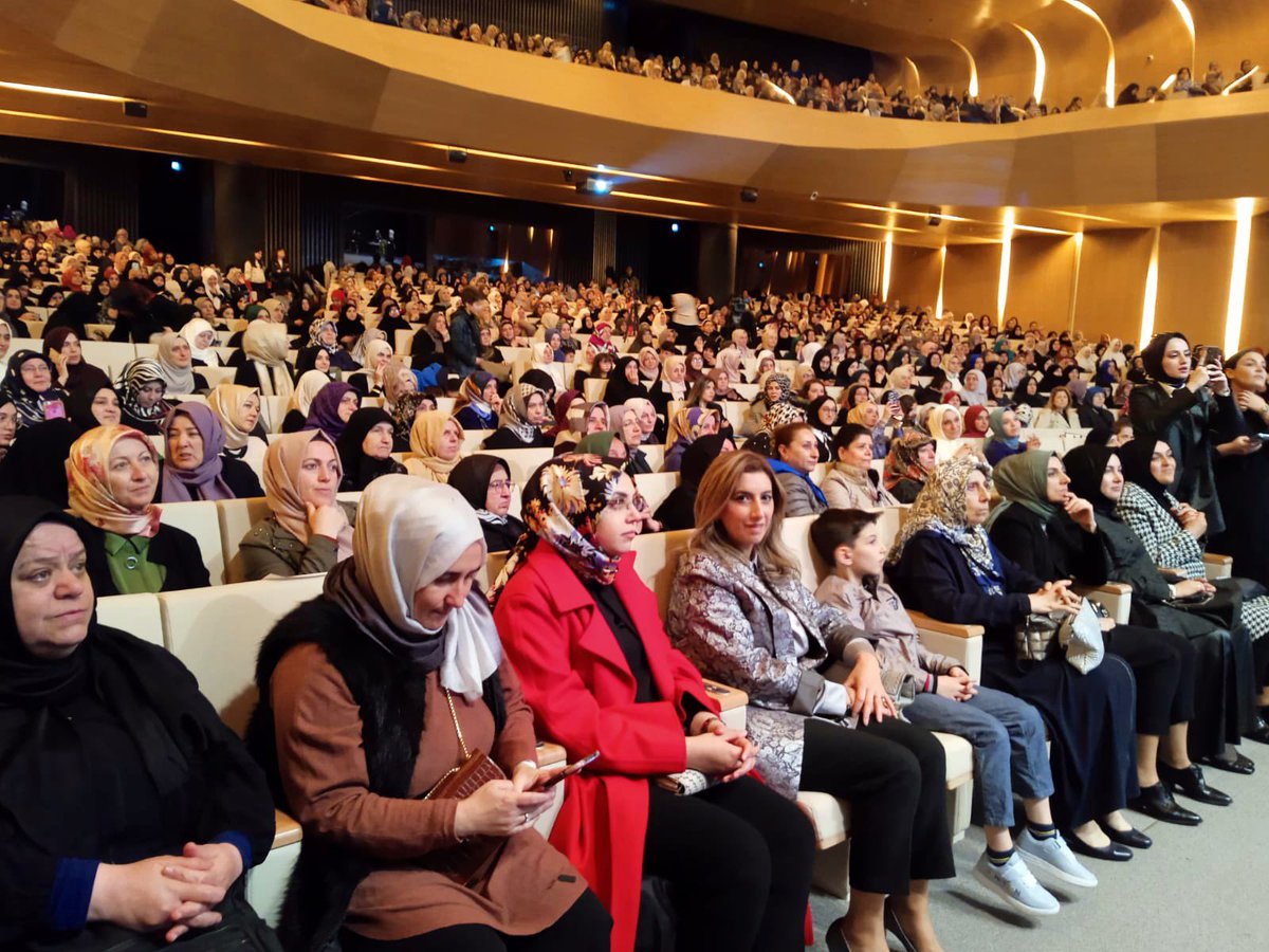 Derneğimiz <a href="/iftahakademi/">İftah Akademi</a> hafızlık icazet törenine katılım sağladık. 

Kıymetli konuklarımız; <a href="/esraalbayrakkk/">Esra Albayrak</a> ,Milletvekili adaylarımız <a href="/avbehiyeeker/">Av. Behiye Eker</a> , <a href="/drummugulsen/">Ümmü Gülşen Öztürk</a> , 1.Bölge SKM sorumlumuz <a href="/BasgozeElif/">Elif Basgoze</a> , Üsküdar Kadın Kolları Başkanımız <a href="/maidebukem/">Maide Bukem ABAY</a> ve <a href="/ZNRSHN/">Öznur Şahin Canayakın</a>’ teşekkür ederiz.