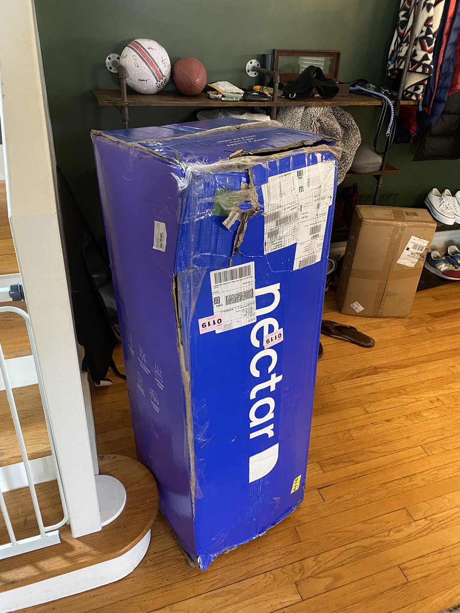 kMacinChicago's tweet photo. @nectarsleep hey our new mattress just arrived looking like this https://t.co/cbZlB038hM