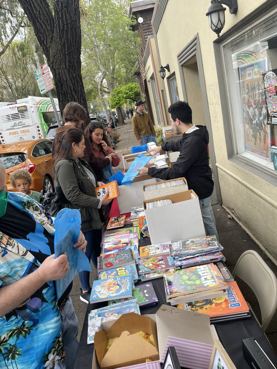 Trippy_Kiddz's tweet photo. Free comic book day! Come try something new or pick up something old! If in #berkeley swing by @FantasticComics #comics #marvel #image #dc #darkhourse https://t.co/HWB9HG427z