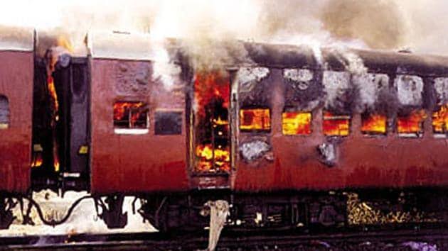 Saffron_Sn's tweet photo. Yeah, that too. Thanks for including!

59 Karsevaks were buπned alive in Sabarmati Express which they are trying to whitewash till date. https://t.co/gdLpYs7Sgg