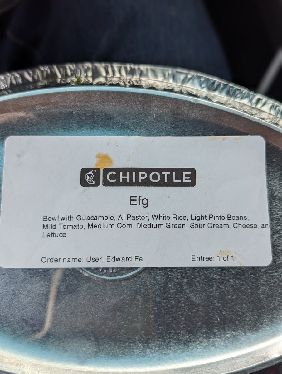 My manager hooked a brotha up with some @ChipotleTweets and even put E.F.G. (E.F.Green across the board) on the label. @leba99 I swear I got the best store manager in the country.