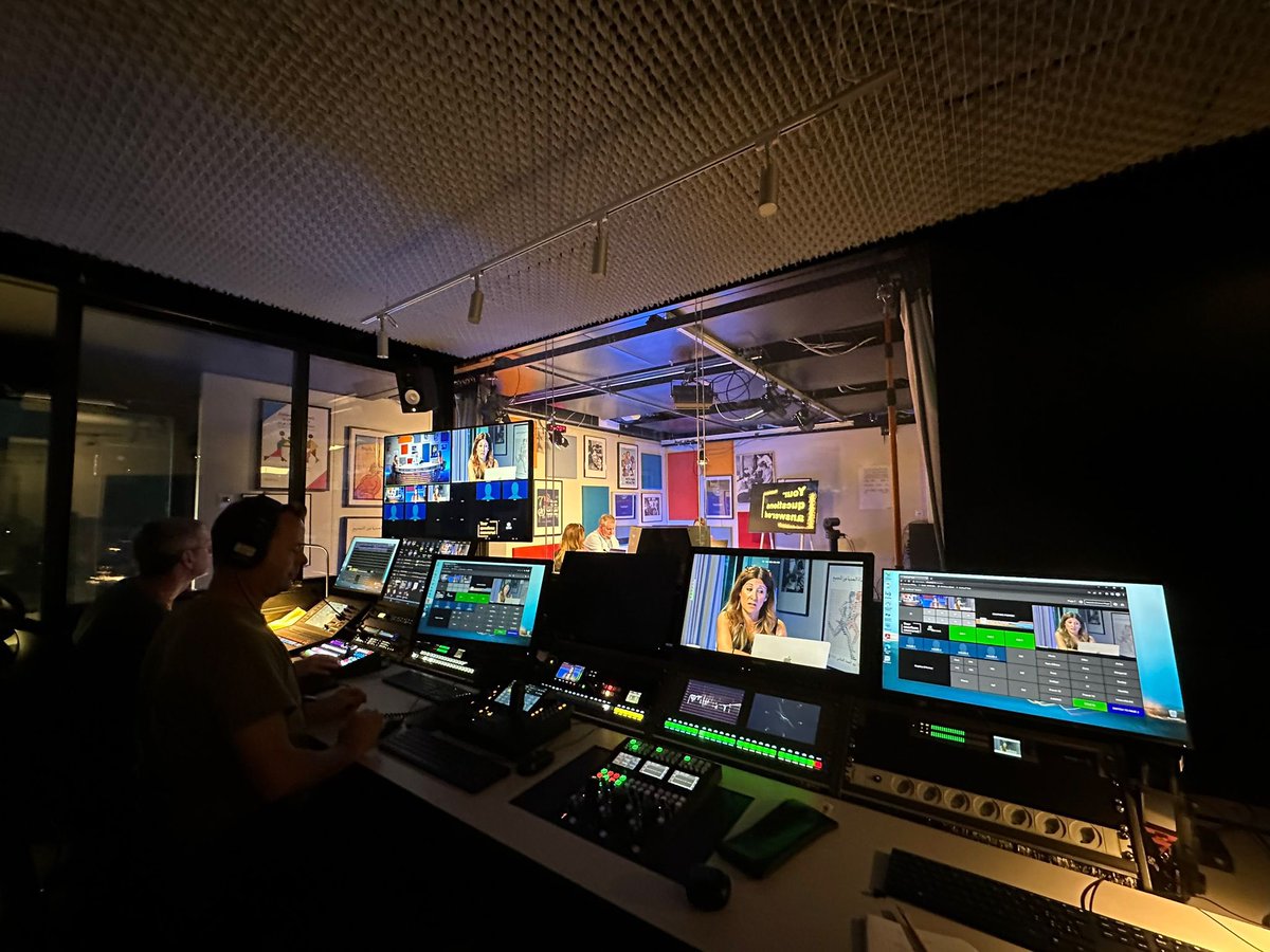 #BehindTheScenes: 125th #AskWHO live session on #COVID19 with <a href="/DrMikeRyan/">Mike Ryan</a> &amp; Dr <a href="/mvankerkhove/">Maria Van Kerkhove</a>. 
👏  for their dedication to regularly answer questions from the public. 

Thanks to <a href="/Kate_L_OBrien/">Kate OBrien</a>, @diazjv, <a href="/DrAbdiMahamud/">Dr Abdi R Mahamud</a>, <a href="/doctorsoumya/">Soumya Swaminathan</a> &amp; other <a href="/WHO/">World Health Organization (WHO)</a> experts for their participation.