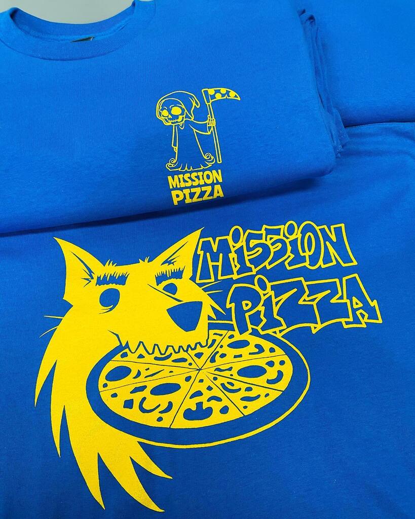 SimplePrint1's tweet image. A new batch of tees for Mission Pizza printed 🍕@missionpizzapies #simpleprintstudio #screenprinting #tshirtprinting #handprinted #screenprinters #missionpizzapies #bristol instagr.am/p/Cr6hKnKsVkt/