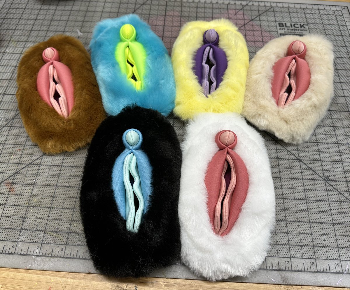 NSFWCMF's tweet photo. Choose the color of your fur and the color of your kitty. Its all interchangeable baby 😎 #NSFW #Murrsuits https://t.co/QhtV98oYPX