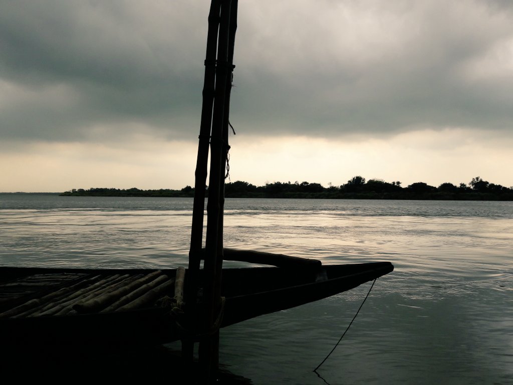 Sailing through the unknown by expecting to reach the ultimate destination. 
#life_lessons 
#path_to_space