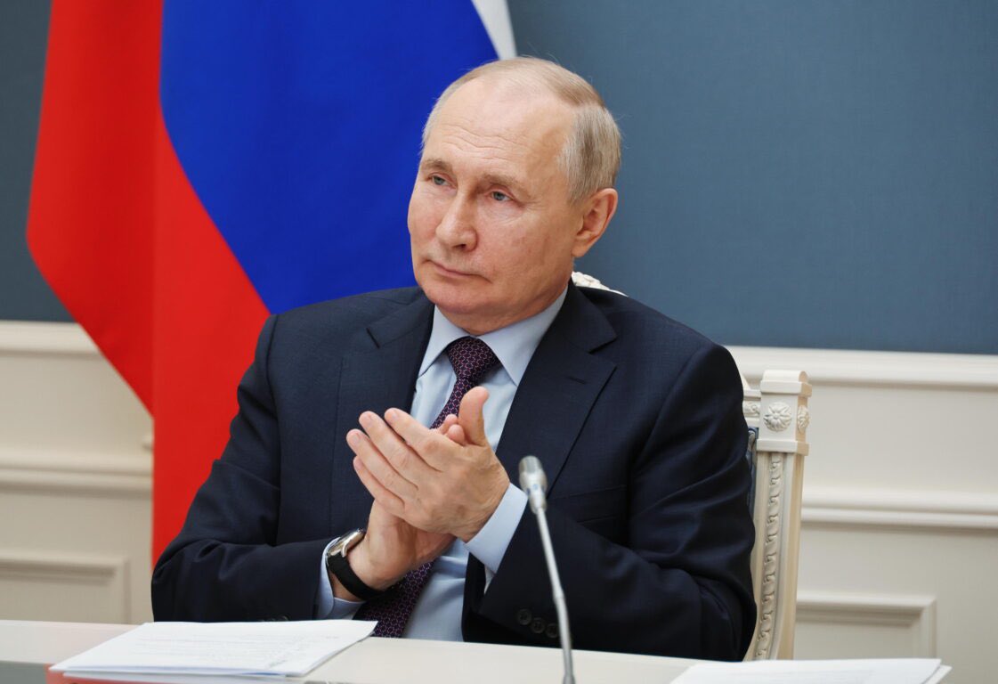 La #Russia del Presidente Vladimir #Putin libererà i territori occupati dai nazisti ucraini della NATO e ridarà dignità ad un popolo martoriato e massacrato da quasi un decennio. 

L’Occidente sarà condannato dalla storia.

#GraziePresidentePutin 
#democrazia #libertà #giustizia