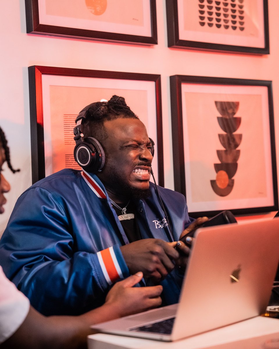 Peruzzi's tweet photo. 😅😅😅🔥🔥🔥🤞🏾 https://t.co/mhf7TItdiK