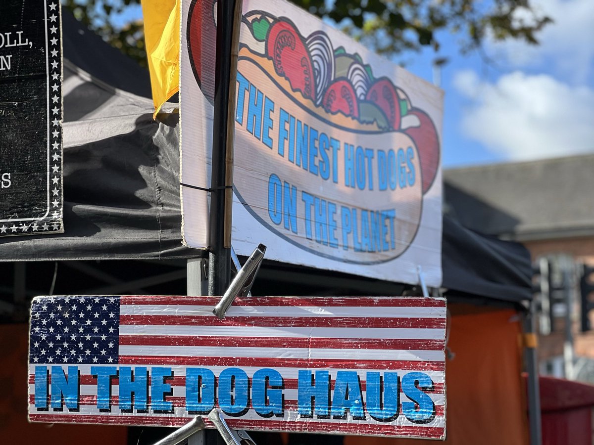 Sunday is the day for #bratwurstfix <a href="/_makersmarket/">Makers Market</a> <a href="/KnutsfordNews/">Knutsford Guardian</a> <a href="/KnutsfordTown/">Knutsford Town Council</a> #knutsford #thefinesthotdogsontheplanet &amp; #thebestchillibeefandveggienachosonearth #meltedcheeseeverywhere #bbqbratwurstfix