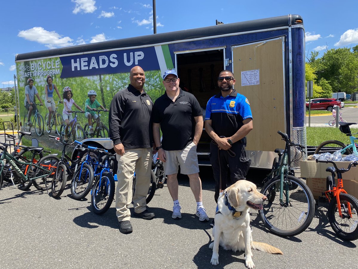 HyattsvilleMD's tweet photo. ☀️ What a beautiful Saturday! Thanks to all who came out for the Bike Rodeo and Family Tree Care Day events! Special shout out to all our partners: Health Wellness &amp; Recreation Advisory Committee, Maryland-National Capital Park Police, @HyattsvillePD, @ArrowBicycle, @CaseyTrees https://t.co/6mOaqliCPr