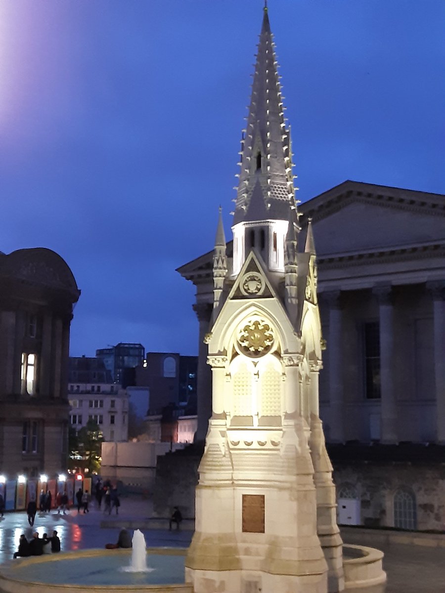 Lovely time dancing -sometimes in the rain - on Centenary Square this evening, top work @bhamcoronation and all the bands! Amazing vibe in the city centre tonight, and it's looking stunning. #LiveableCity #StreetsForPeople #BrumCulture