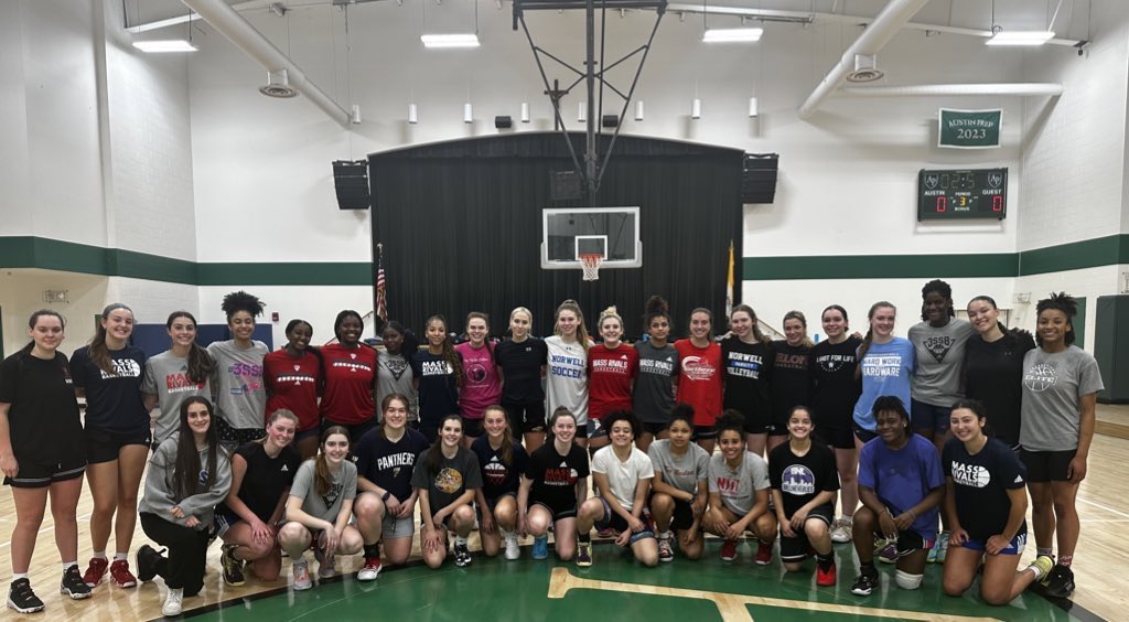IAMCoachU1's tweet photo. Just like our alum @taylorsoule14 @minnesotalynx  ,we work on Saturday @LadyRivals .
“We remain different by staying the same “ #wedontunderachieve #RivalsWay https://t.co/VF08bRz386