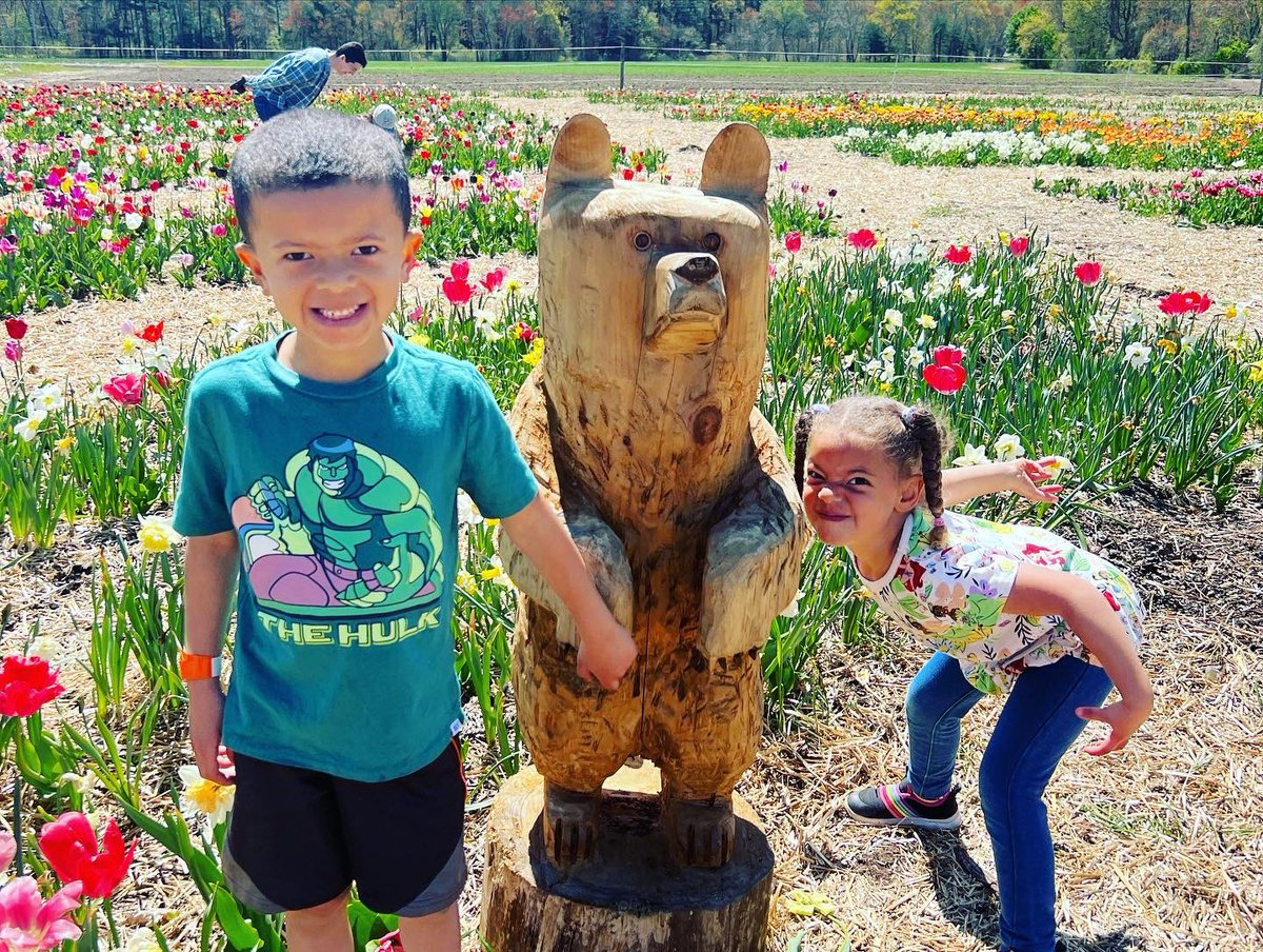 TravisThomasExp's tweet photo. Spring Time In #newengland Is Absolutely Breathtaking 🌸 We Had A Great Time At #wardsberryfarm @TownofSharonMA Today! #travisthomasexperience #letsgocam #letsgocolt https://t.co/Fm37Zi9bOE