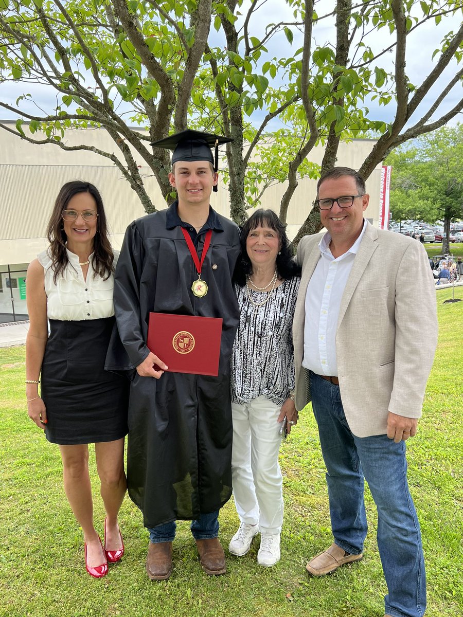MPetey's tweet photo. Another beautiful day &amp; another graduation 
When you name your baby you love to say &amp; see their name but there’s nothing like hearing that baby’s name called out for college graduation.  Today was GB’s day.  I’m above &amp; beyond proud of him. Congrats to my other student-athlete! https://t.co/Sa9lXohtjI