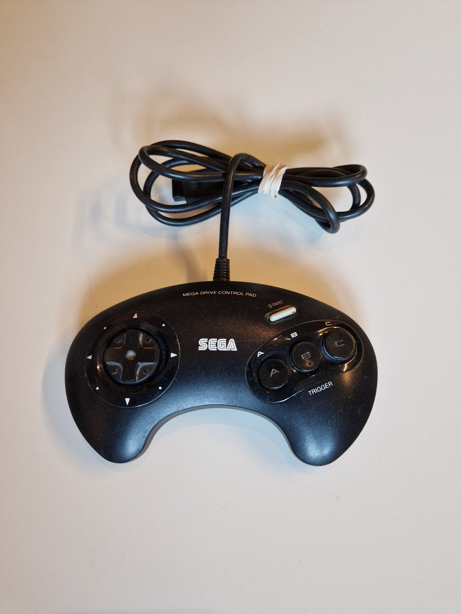 got2pair's tweet photo. Sega Mega Drive / MD1 - Regionsfri. Modkit från @ConsoleMods. Original strömadapter och RGB bildkabel med stereo anslutning. 
Pris: 2.000 kr exkl frakt. https://t.co/SFgJUMTYam