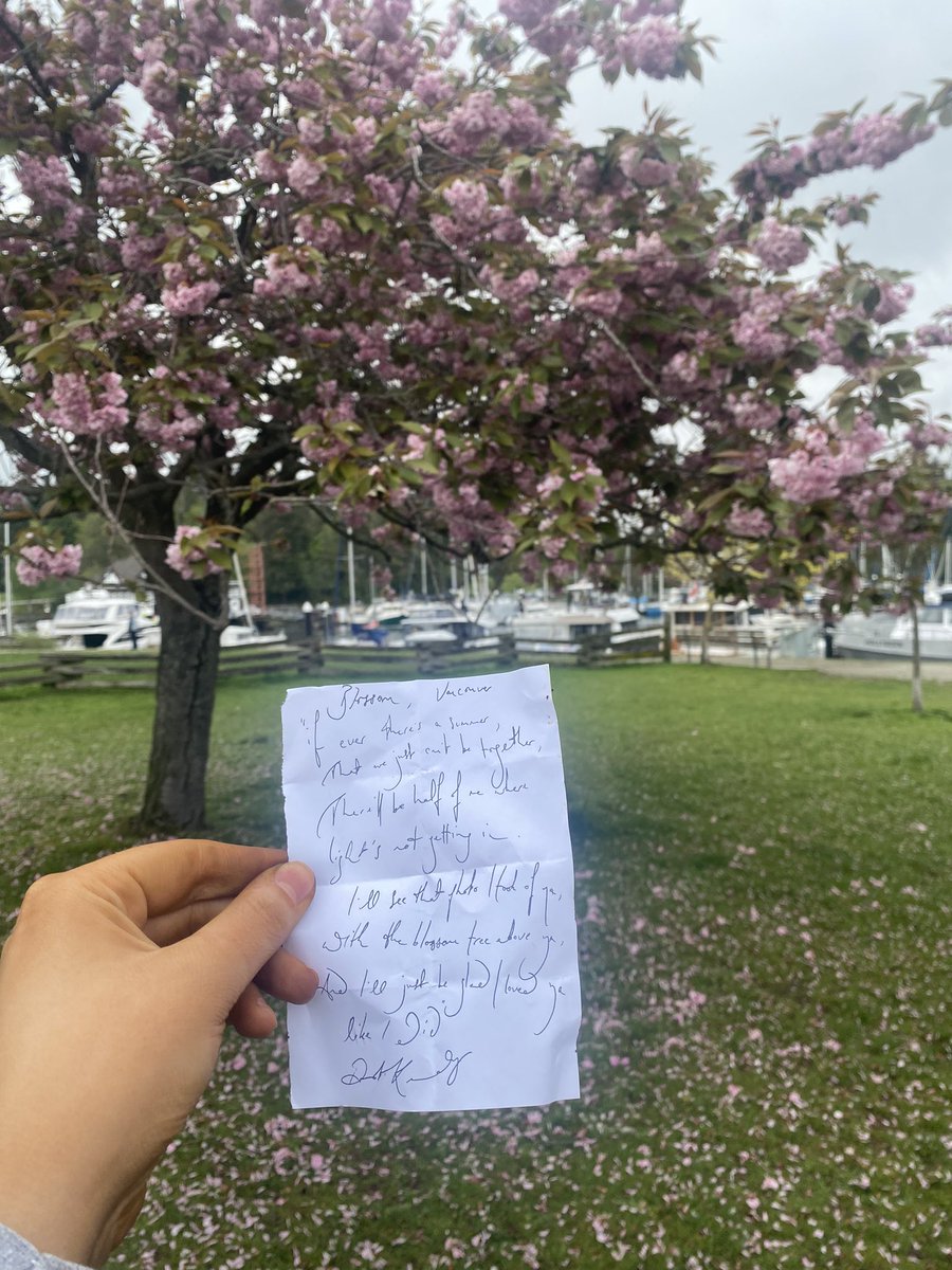 popcornnn_97's tweet photo. @DermotKennedy having me run a marathon all over Vancouver to find his notes have paid off ahhh #dermotkennedy #Vancouver https://t.co/YcEjSdWerx