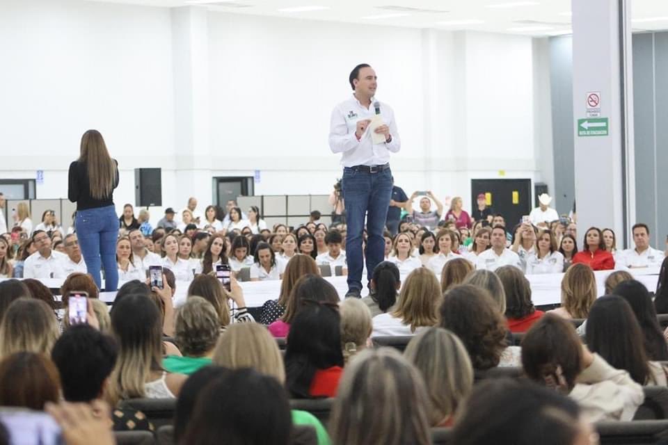 RONOFRE58's tweet photo. De la mano 🤝 de las mujeres, vamos #PaDelante➡️ 

#Distrito7✅ #PaDelanteCoahuila
#ManoloGobernador  #OnofreDiputado

@PRICoahuila @rigofuentes @PRImatcoah @PRIViescaCoah https://t.co/zZjz19s20I