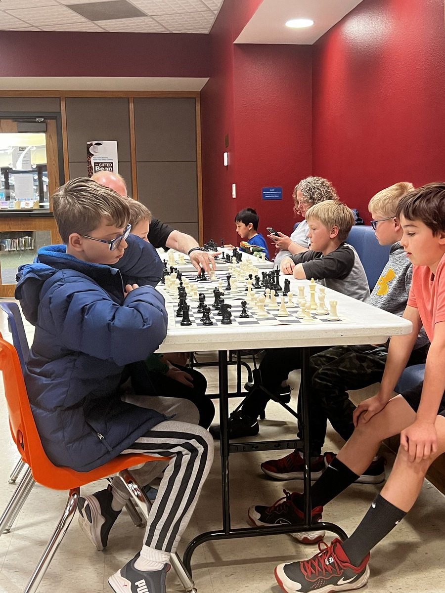 jjbearcat's tweet image. Thanks Bismarck Public Library for hosting a free Chess Academy today! 

Isaiah was tired of dominating his old man!
#SupportLocalLibraries