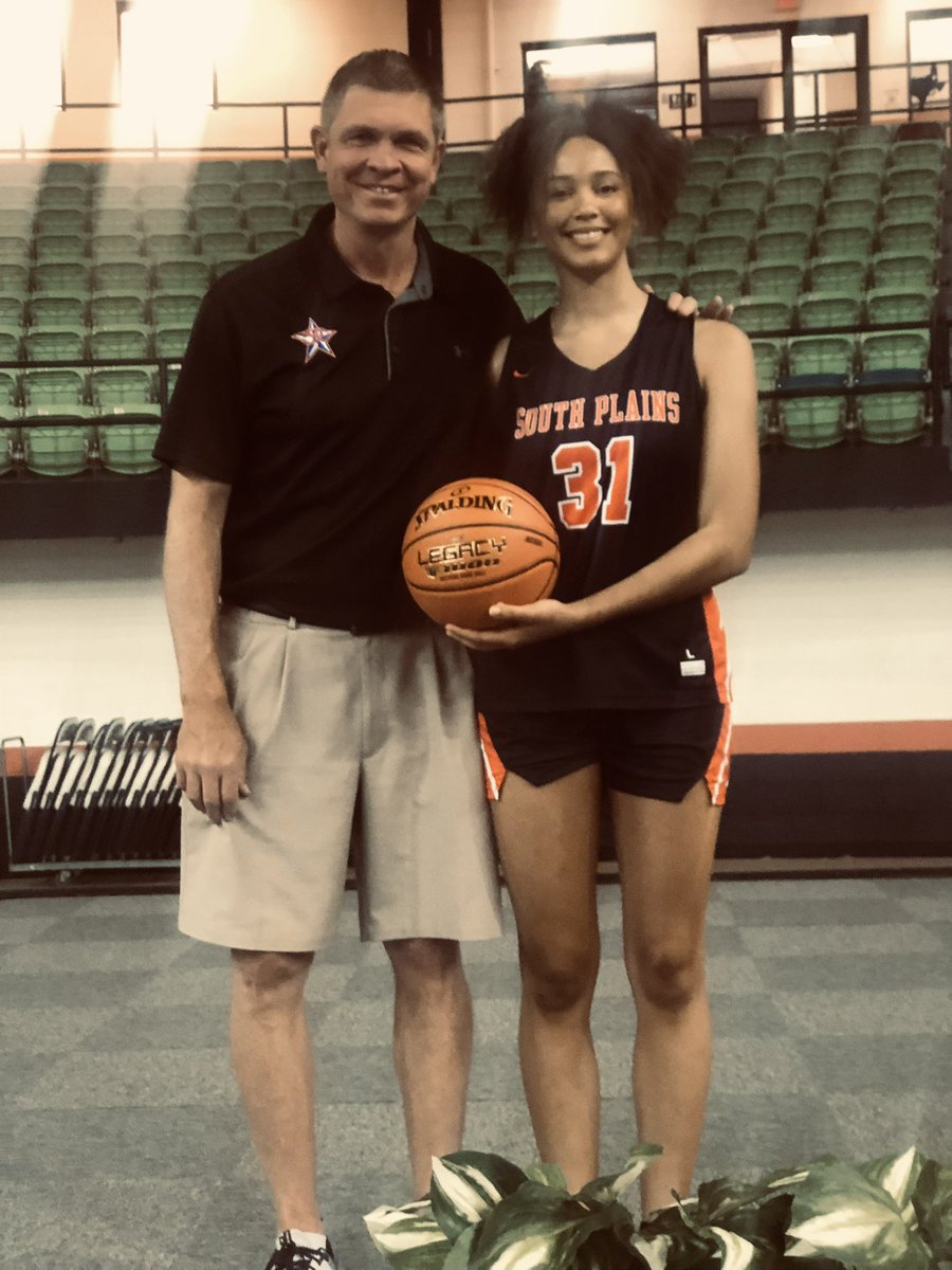 Haley_Lang23 (@haleylang23) on Twitter photo Official visit <a href="/LadyTexansWBB/">Lady Texans Basketball</a> Coach Ara Baten and the rest of the Coaching staff and players🧡💙. #Texans Official visit <a href="/LadyTexansWBB/">Lady Texans Basketball</a> Coach Ara Baten and the rest of the Coaching staff and players🧡💙. #Texans