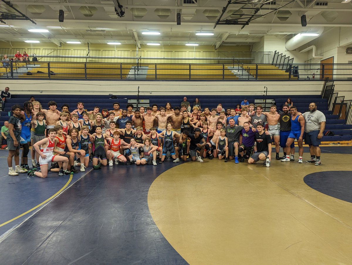 M_Strick_'s tweet photo. Central Region Freestyle Scrimmage! Great job to everyone and Coach Curtis Johnson at Varina HS for hosting! Cooperation is the only way! https://t.co/bkvnwD26e8