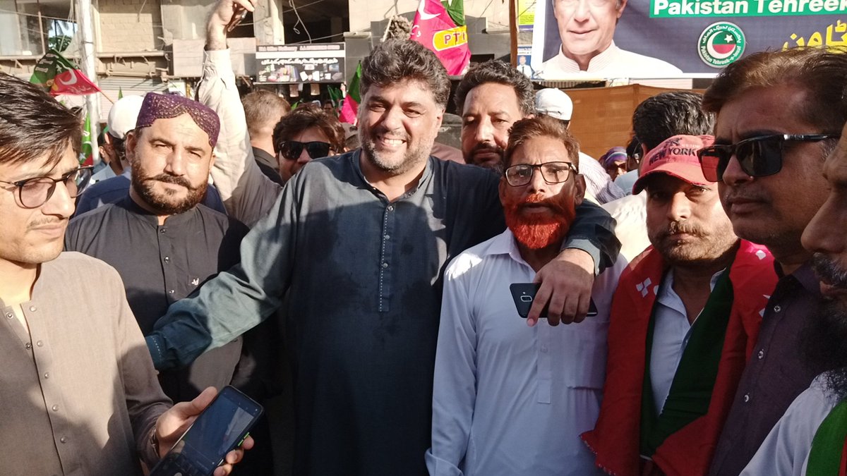 PS103PTI's tweet photo. ‍ چیف جسٹس آف پاکستان اور پاکستان کی عدلیہ سے اظہارِ یکجہتی کے لئے  6 مئی کو  ریلی کا انعقاد کیا گیا، 
پاکستان تحریک انصاف پاکستان کے مرکزی نائب صدر بلال احمد غفار کی ریلی میں شرکت، 

#آئین_بچاؤ_ملک_بچاؤ
#NationStandswithCJP

https://t.co/dm05FMaxCJ https://t.co/SWeqT0sLZU